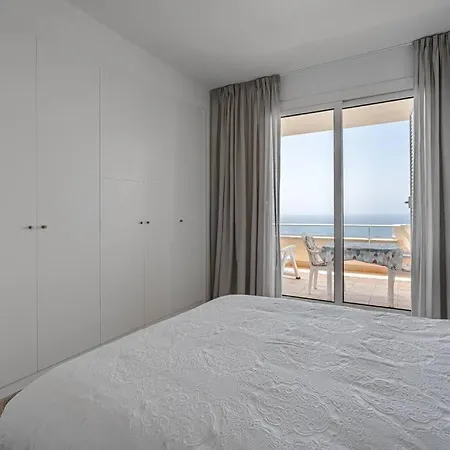 Amazing With Sea Views And Ac, Pa06